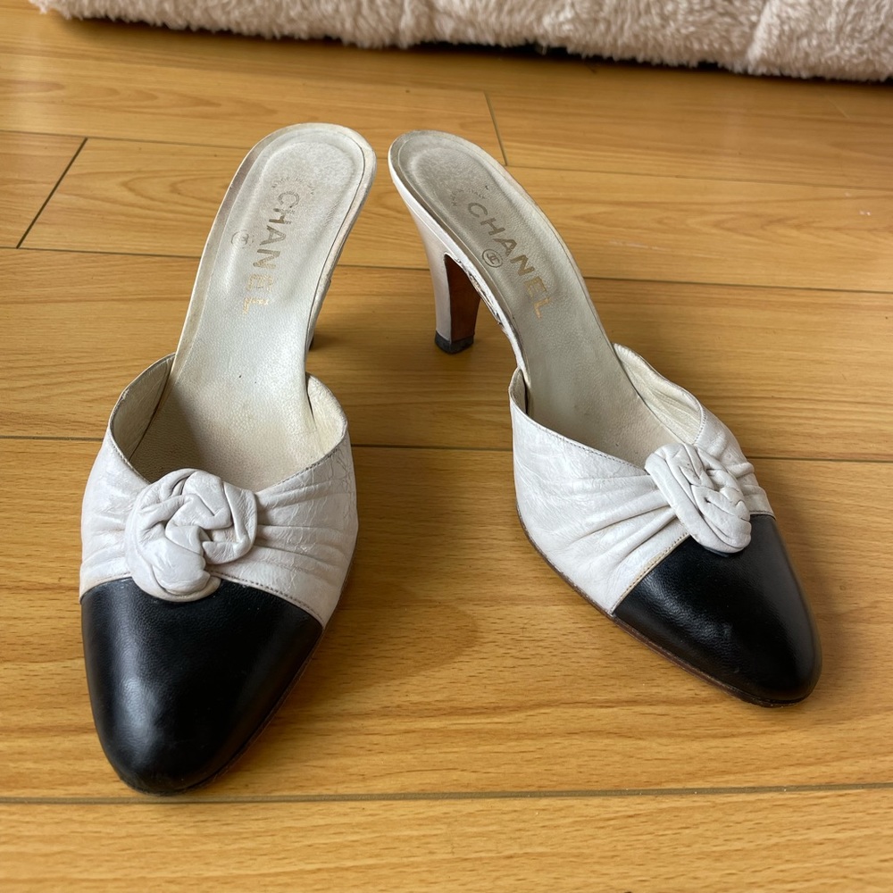 Vintage Chanel Mules - Picture 6 of 6